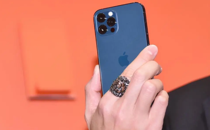 留坝苹果手机维修分享iPhone12系列重启方法教程 